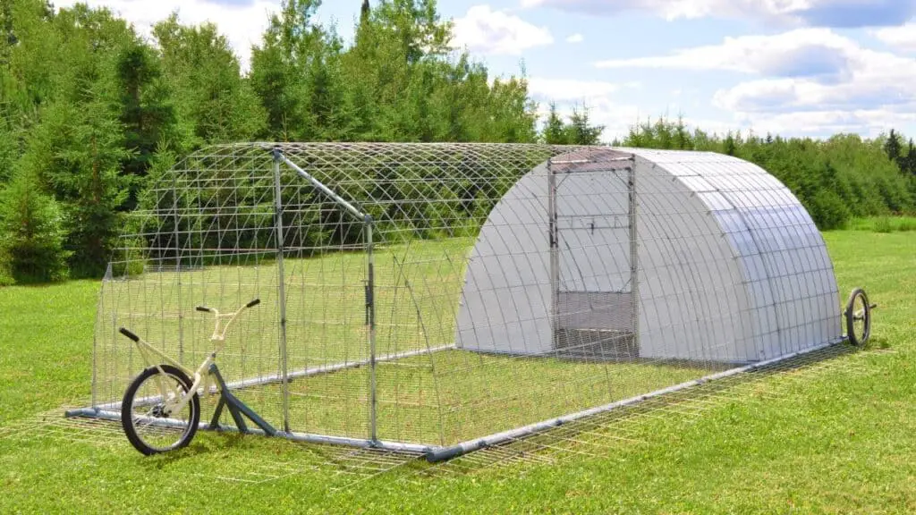 Curve With Rectangular Shape Base PVC Chicken Coop